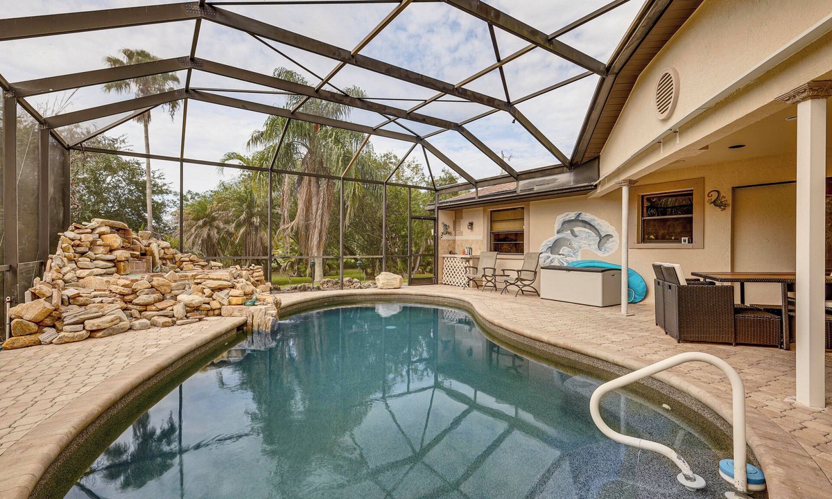 Lehigh Acres House | Dogs Welcome! Family-Friendly Gem in Lehigh Acres