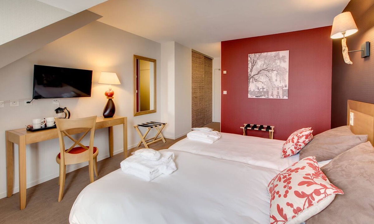 Epiniac Hotel | Domaine Des Ormes