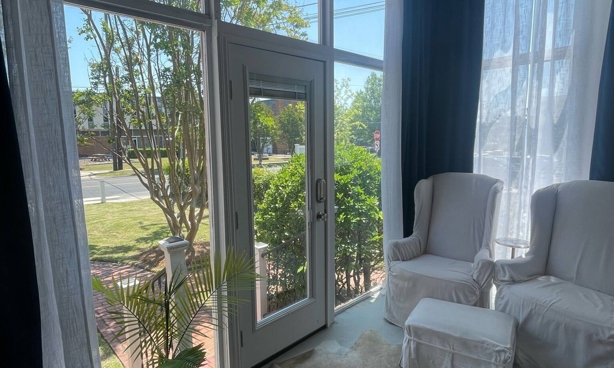 Auburn Apartment | Downtown Auburn game day apartment