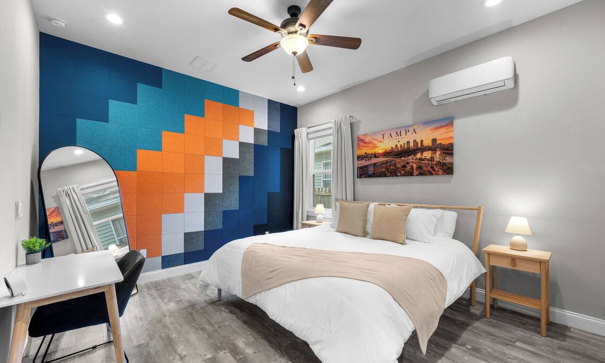 Riverside Heights House | Downtown Bungalow - 1BR Walk to Riverwalk & Armature Works 9 Min to Bucs Stadium