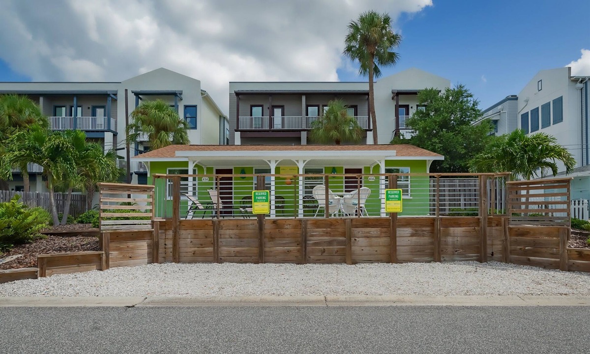Downtown Dunedin Cottage | Downtown Dunedin Cottage Walk to Restaurants