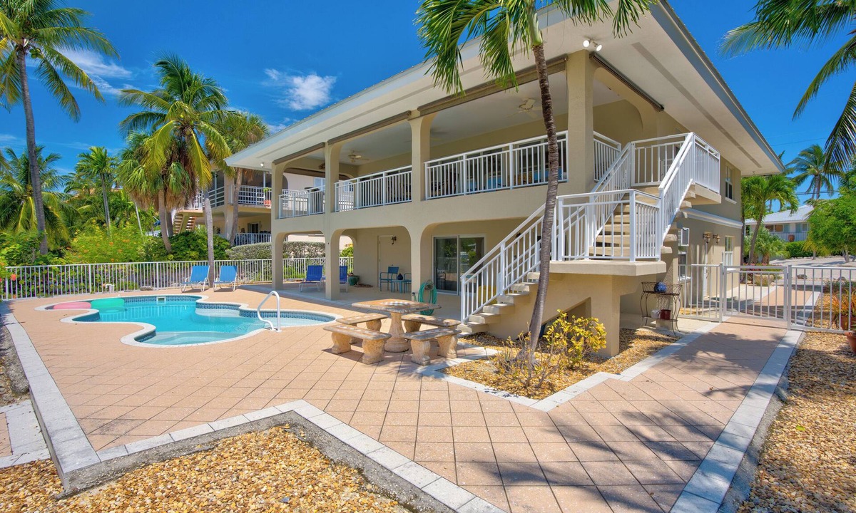 Marathon House | Duck Key Retreat: 3BR+Bonus, Private Pool & Waterfront Dockage
