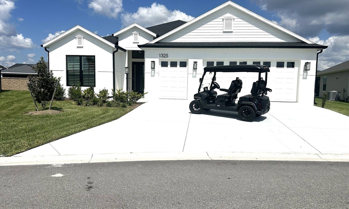 Sumter County House | EASTPORT Retreat: AMAZING 3br/2ba w/Golf Cart Included in The Villages Florida