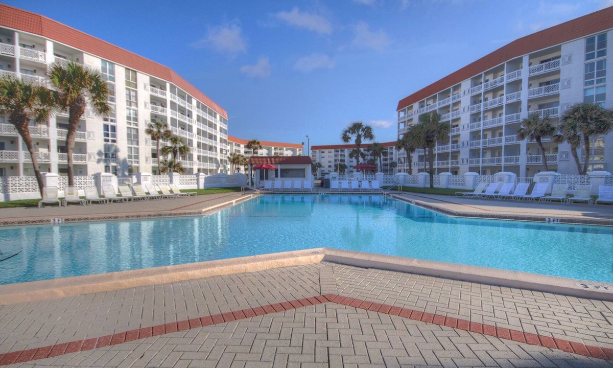 Harold Condo | El Matador 263 - Sixth floor unit