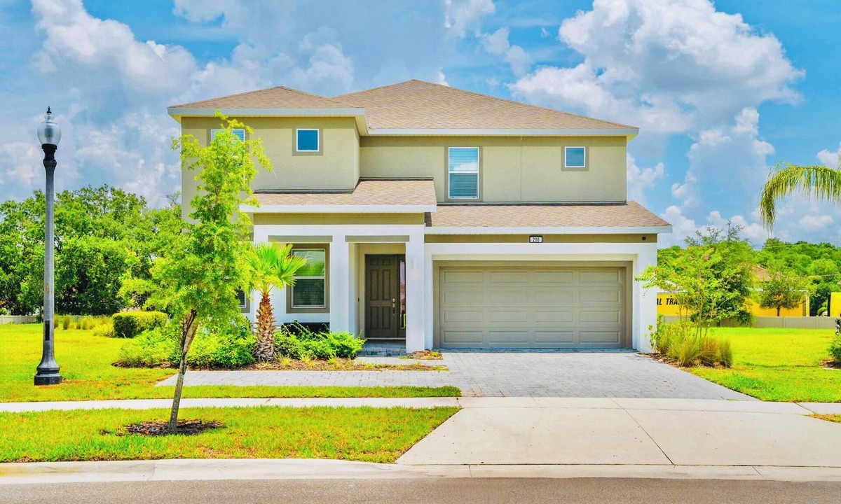 Historic Downtown Kissimmee House | Elegant 8BR Bella Vida Resort Villa w/Private Pool, Spa & Free Amenities