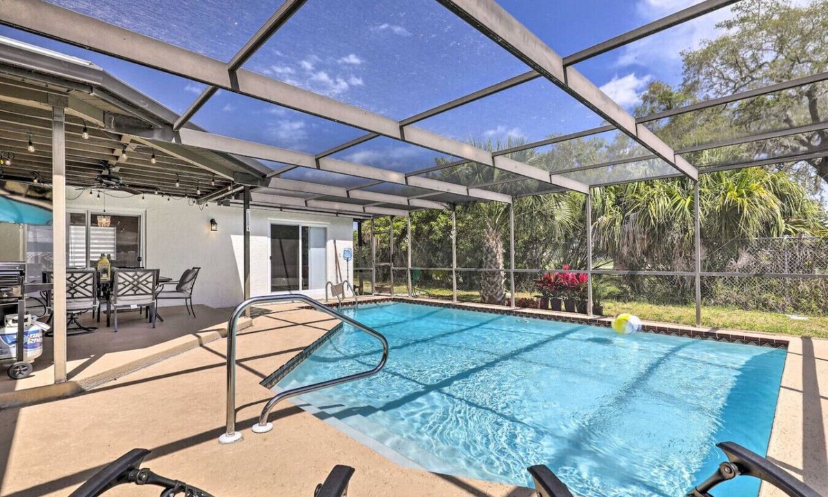 Holiday Lakes West House | Elegant Coastal Oasis Near Beaches & Private Pool