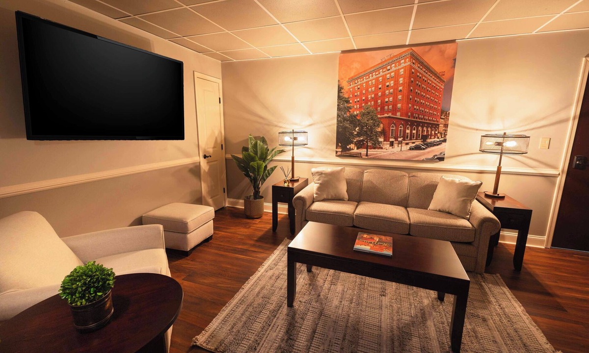 Bethlehem Apartment | Elegant King Suite in Bethlehem on Historic Main Street with full Kitchen