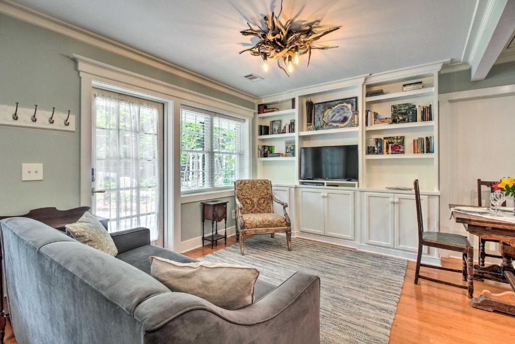 Montgomery Apartment | Elegant Savannah Hideaway w/Private Garden