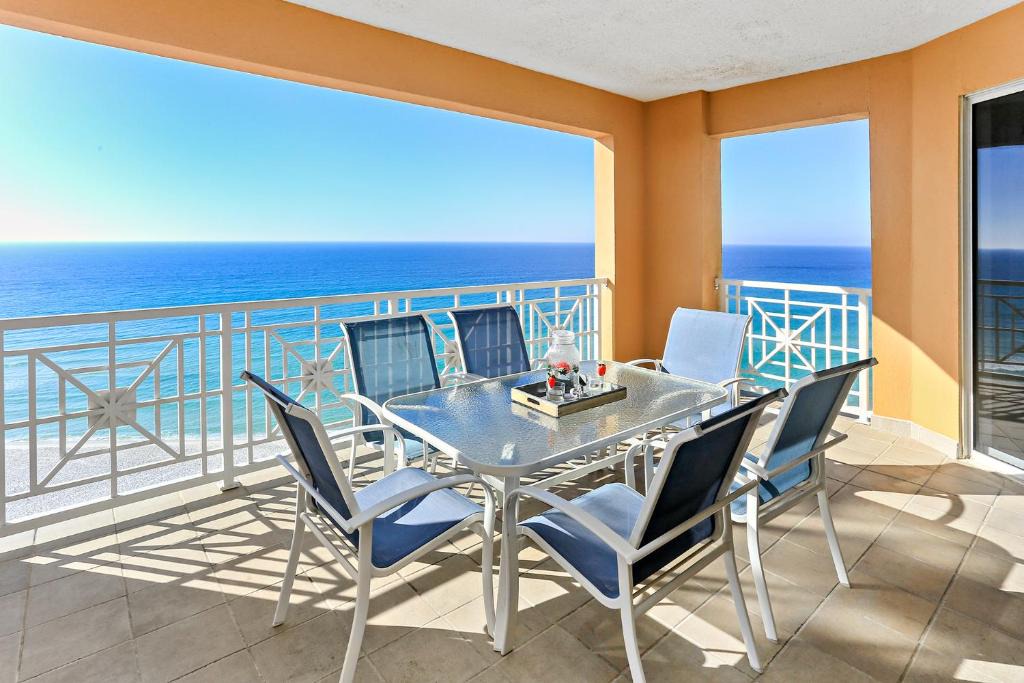 Silver Sands Beach Apartment | En Soleil 1111 East
