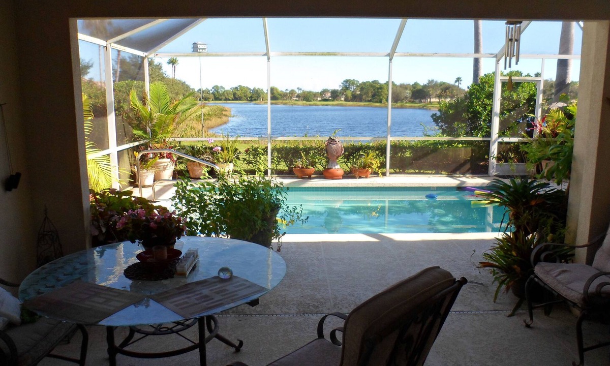 Hobe Sound House | Enjoy Golf and Tennis in a Pet friendly home in gated Lost Lake Village