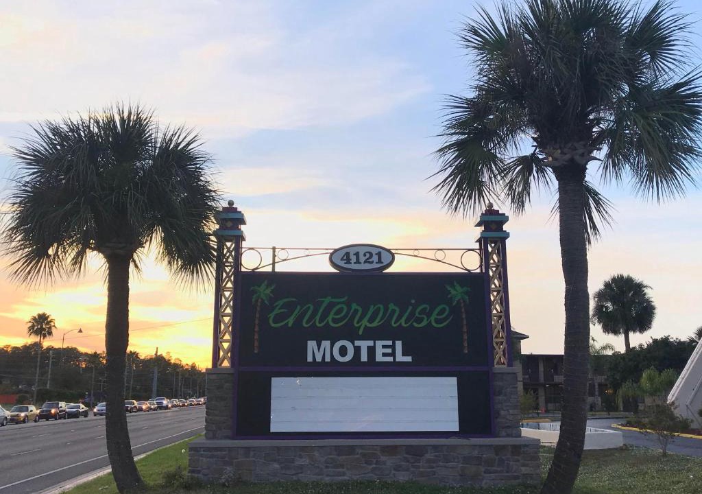 Historic Downtown Kissimmee Hotel | Enterprise Motel