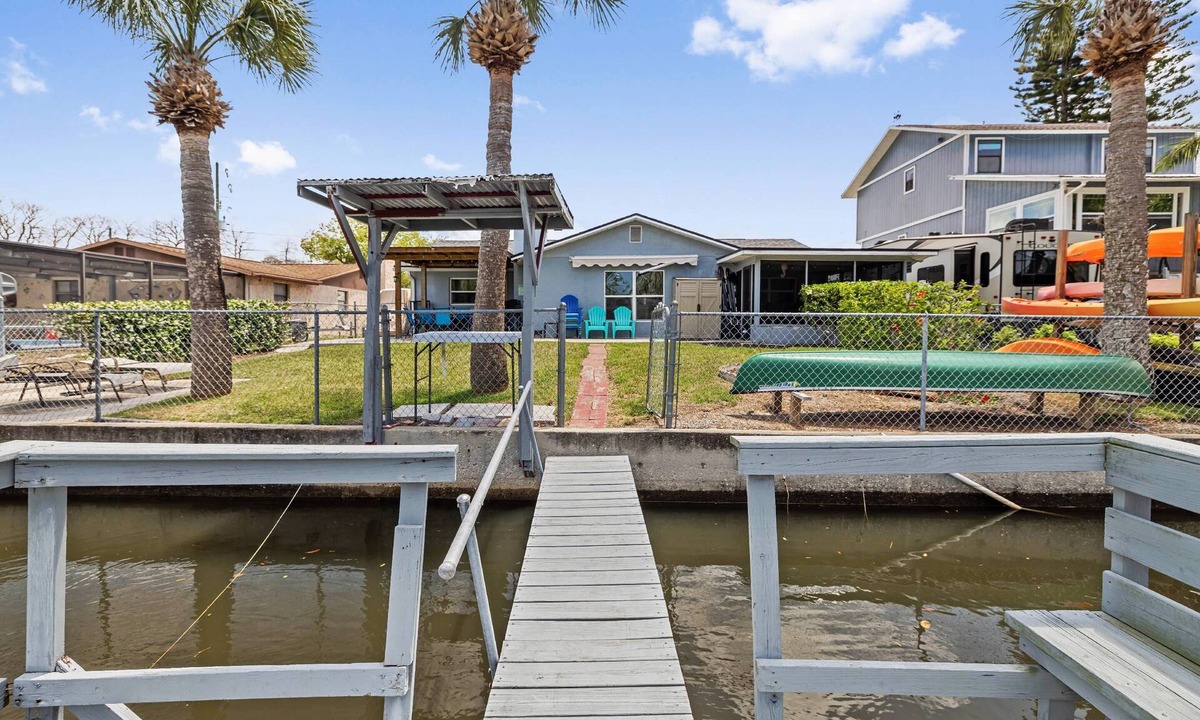 Marthas Vineyard House | Entire 3BR/2BA Home with Waterfront Access and your own kayak's and paddle-board.
