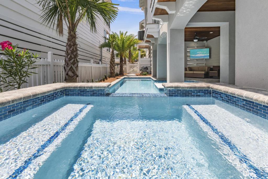 Holiday Isle House | Esmeralda At Destin Pointe Resort