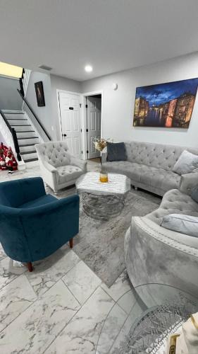 New Port Richey House | EV-Green Luxury Retreat, Fully Renovated & Comfort