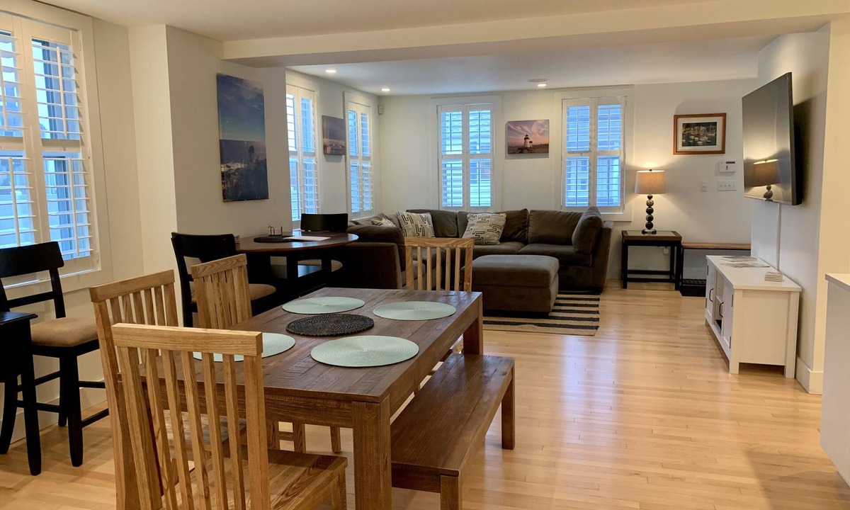 Mystic House | Exceptional location footsteps to beautiful downtown Mystic w/private driveway