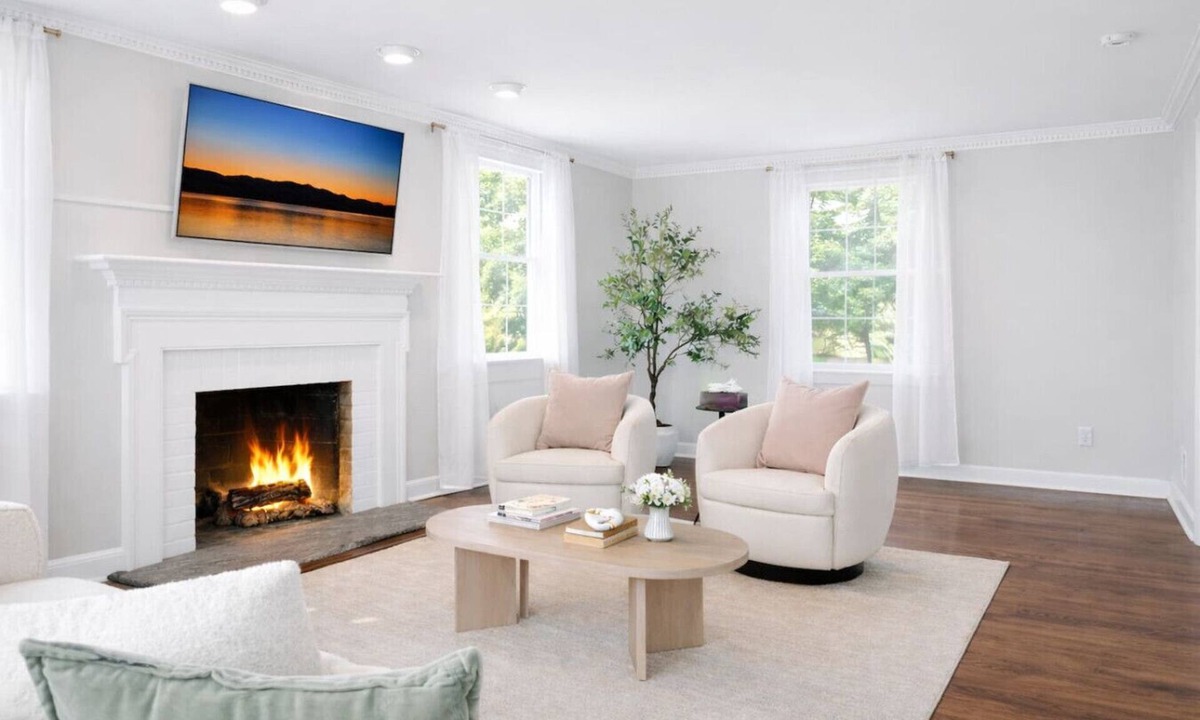 Beaver Hills House | Expansive New Haven Home | Near Yale University