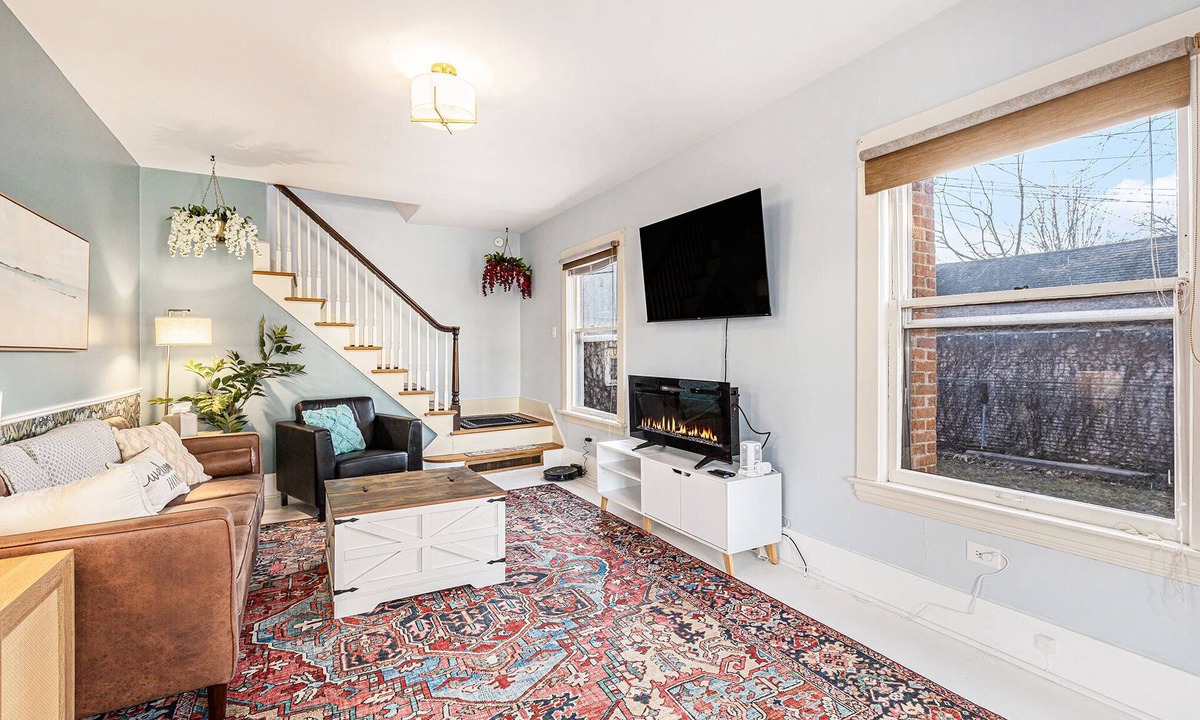 East Grand Rapids Apartment | Experience comfort, convenience, and charm in our lovely Carriage House.