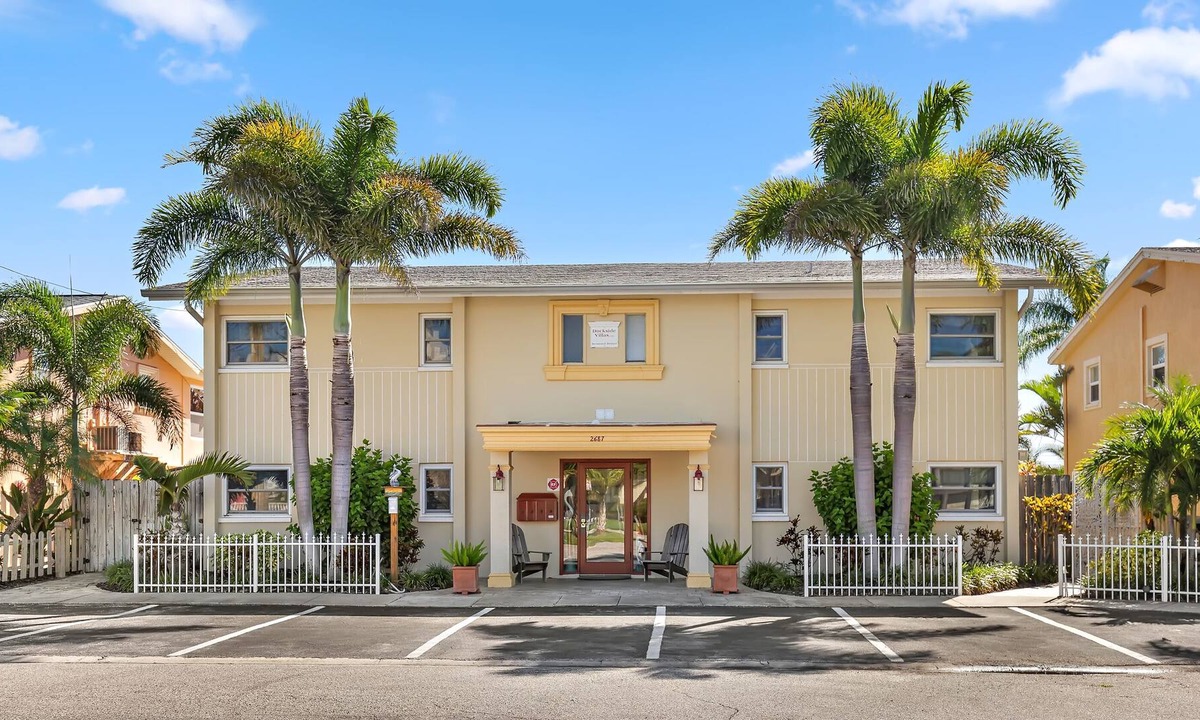 Dunedin Condo | FABULOUS DOCKSIDE VILLAS UNIT C CLOSE TO DOWNTOWN DUNEDIN AND THE BEACHES