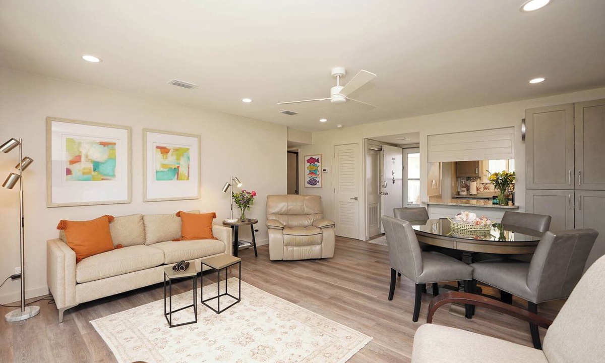 Holiday Isle Condo | Fairway Living | Pool Views, Free Beach Service, Pet Friendly