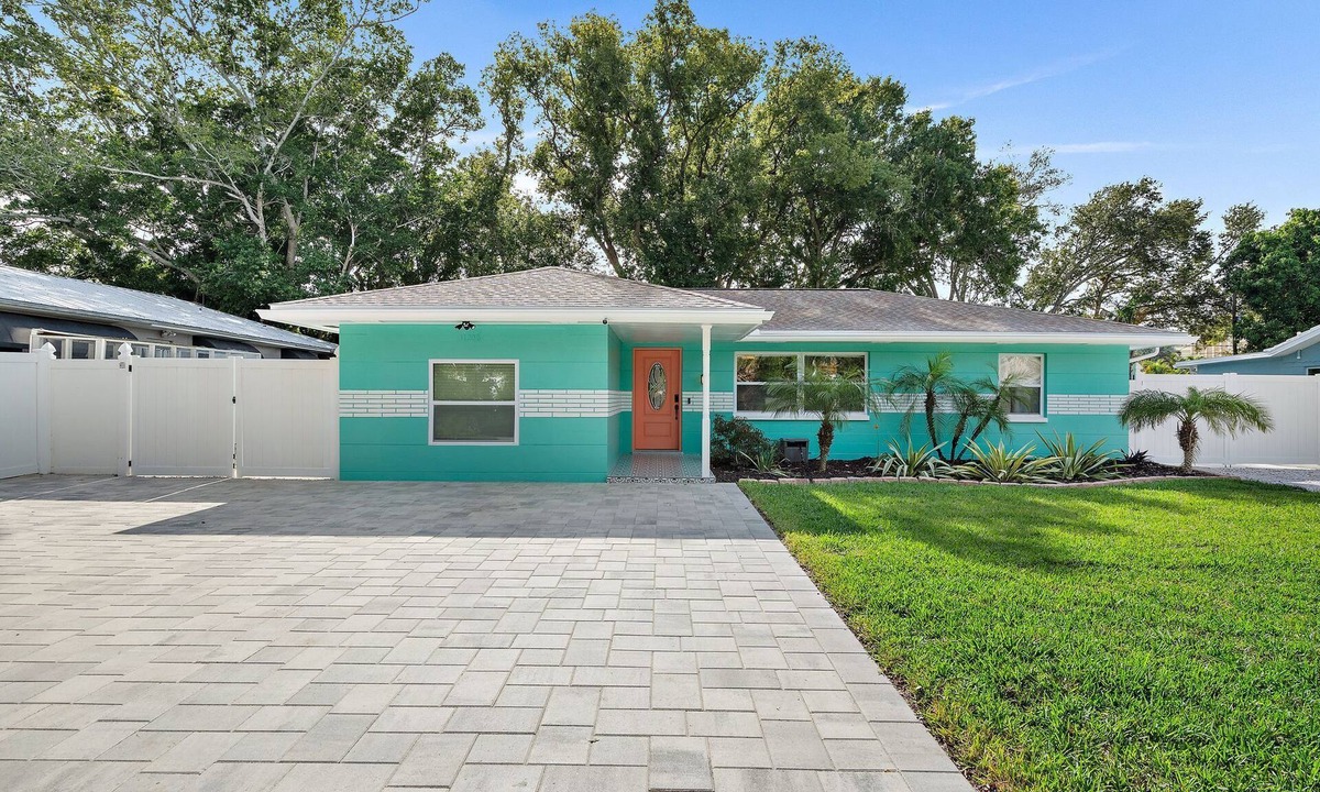 Madeira Beach House | Family Beach Escape w/Private Boat Trips