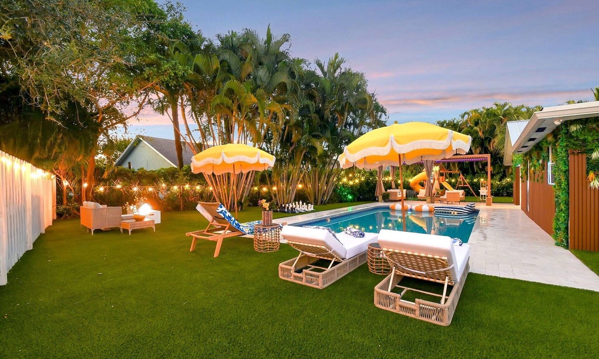 Tropic Palms House | Family Resort Heated Pool, Golf, Kids Playground, Weeknds events