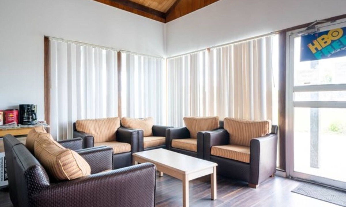 Ocala Hotel | Family Travel Hub: Non-Smoking Room near Downtown Ocala Square