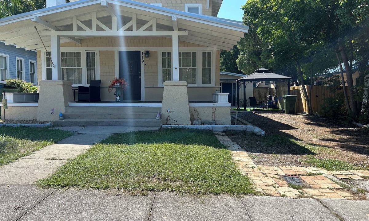 Leesburg Apartment | Fantastic apartment with AC in charming downtown Leesburg