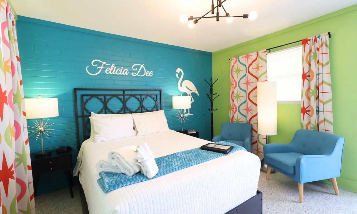 Port St. Joe Hotel | Felicia Dee | Pet-Friendly Sea-Inspired Studio