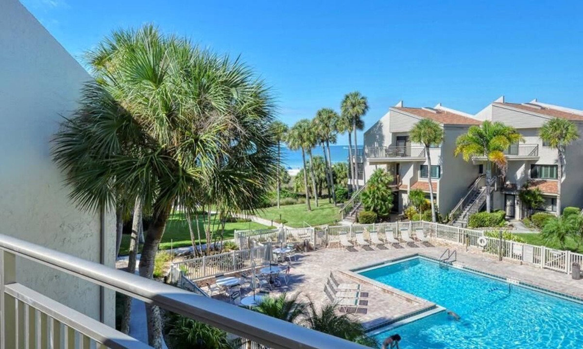 Siesta Key House | Firethorn 232 - 2 Bedroom Condo with Private Beach with lounge chairs & umbrella provided, 2 Poo.