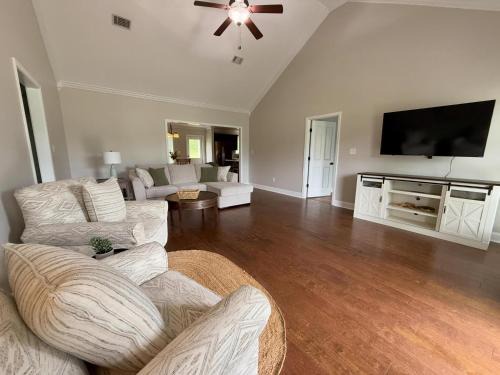 Albany House | Fishing, Parks & More Leesburg Escape 4Br Home