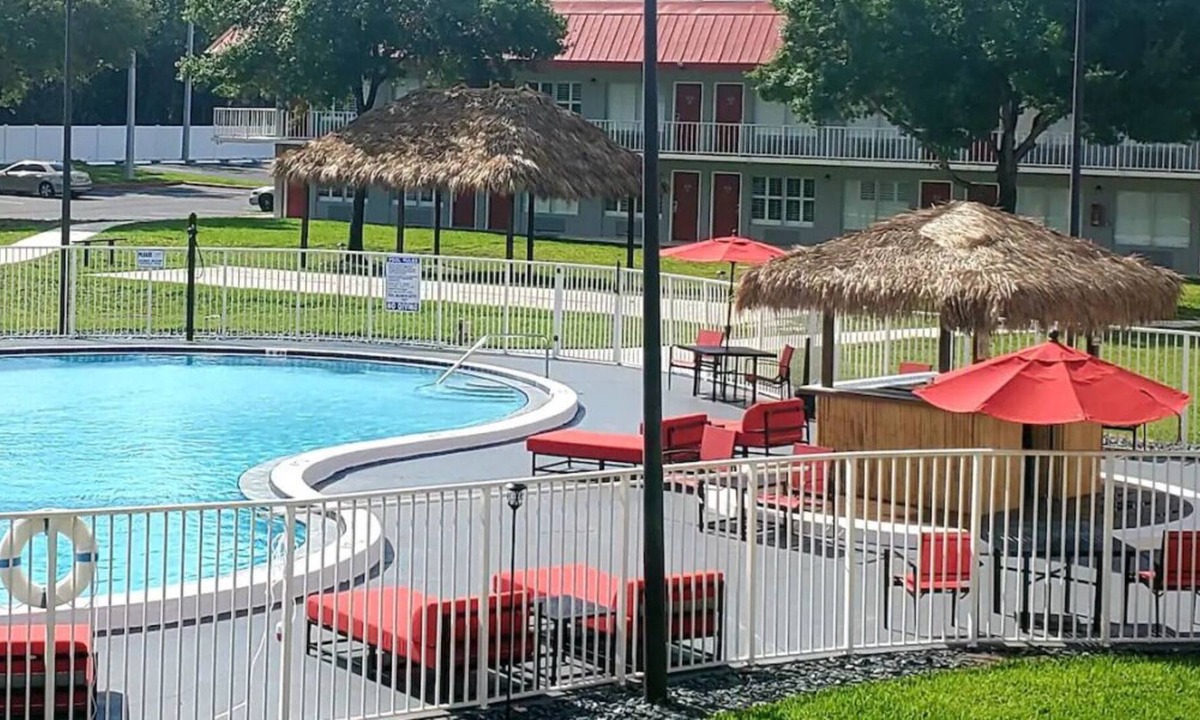 Vero Beach House | Four Deluxe Units w/ Free Breakfast & Parking! Short Drive to Gifford Park!