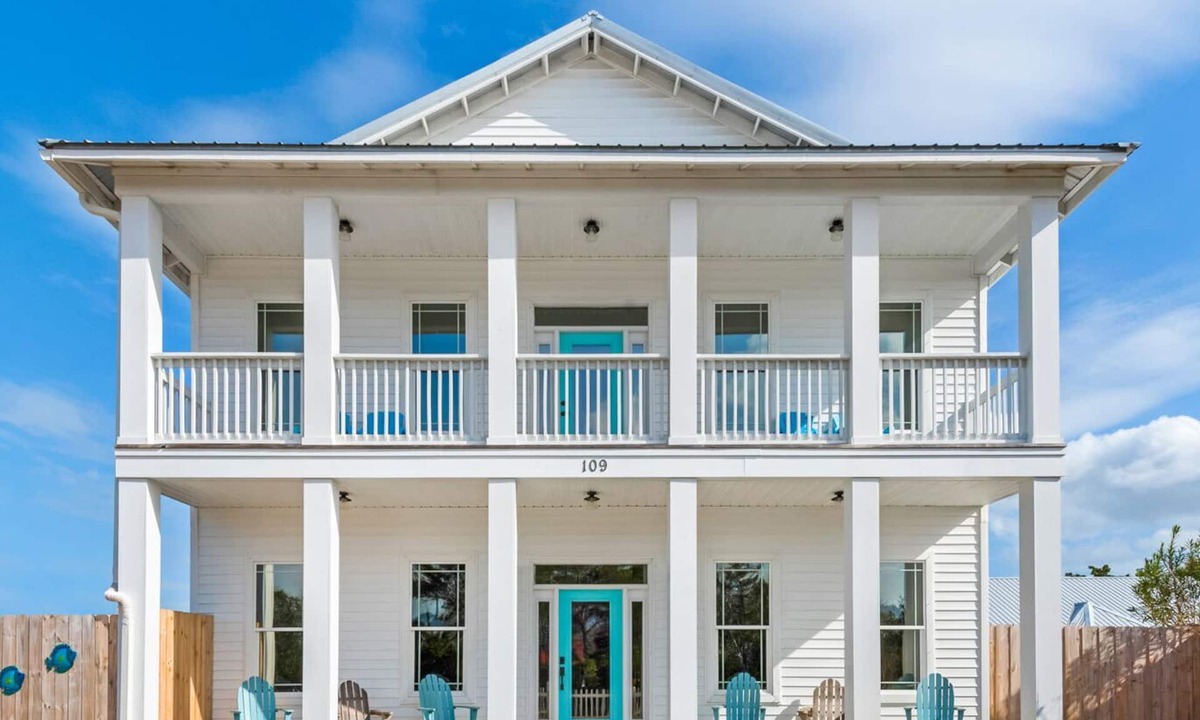 Clipper Cove House | Freestyle! 2 blks to beach! Pool! Free golf cart!