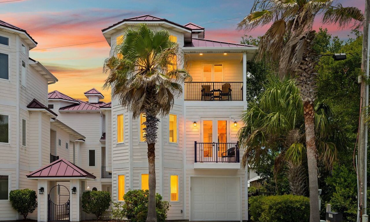 Laguna Beach Estates House | Fully Renovated 5 BDR PCB House-Walk to Beach!