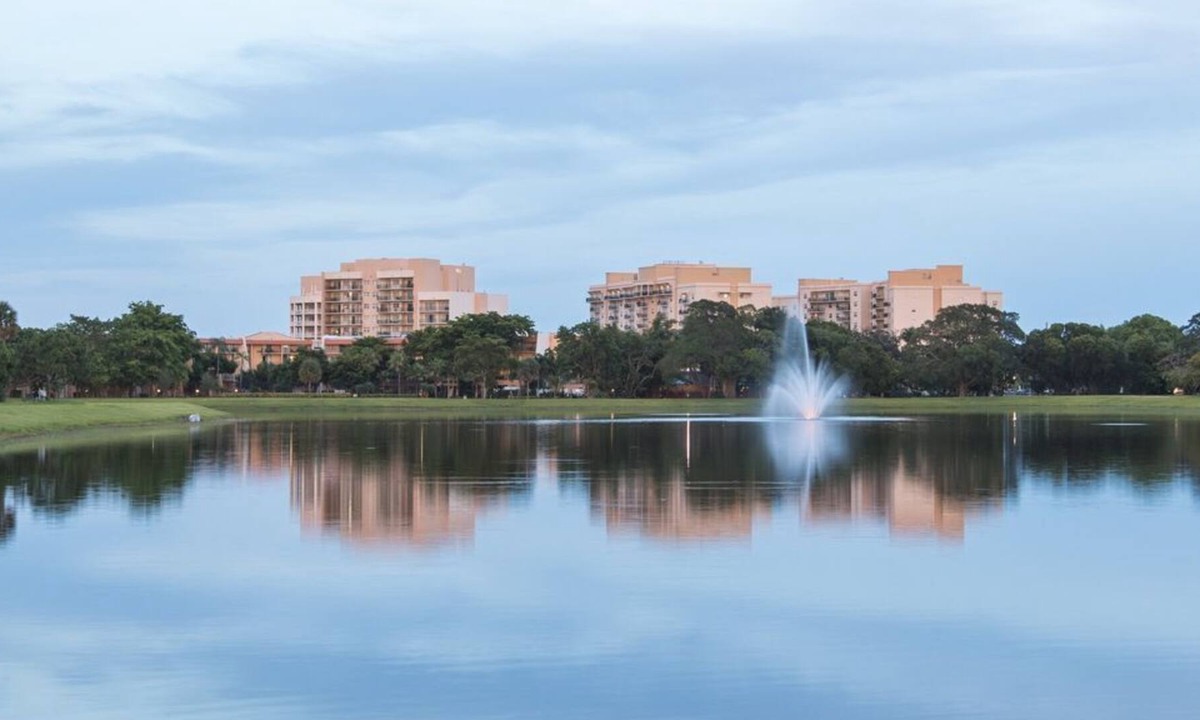 Survey Creek Resort | Fun in the Sun! 2BR at Wyndham Palm Aire w/ 4 Pools, Waterslide, Spa, & Tennis