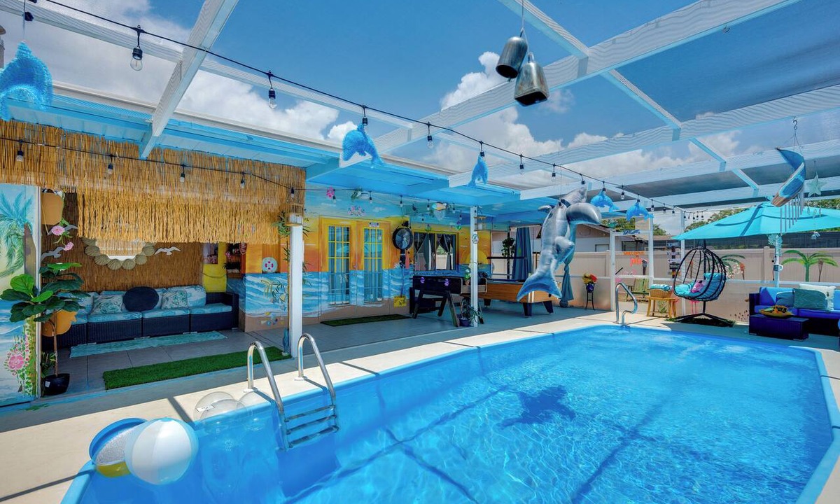 Orchid Lake Village House | Fun in the Sun! Vibrant Port Richey Home w/Lanai