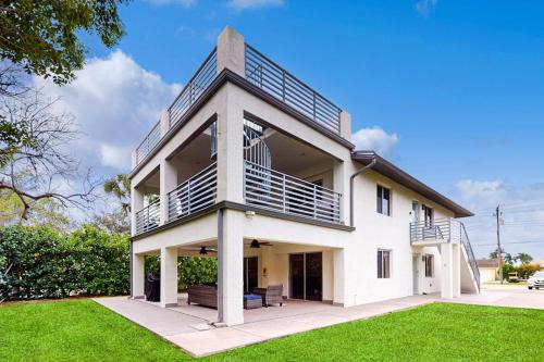Isles of Capri House | Gather Together