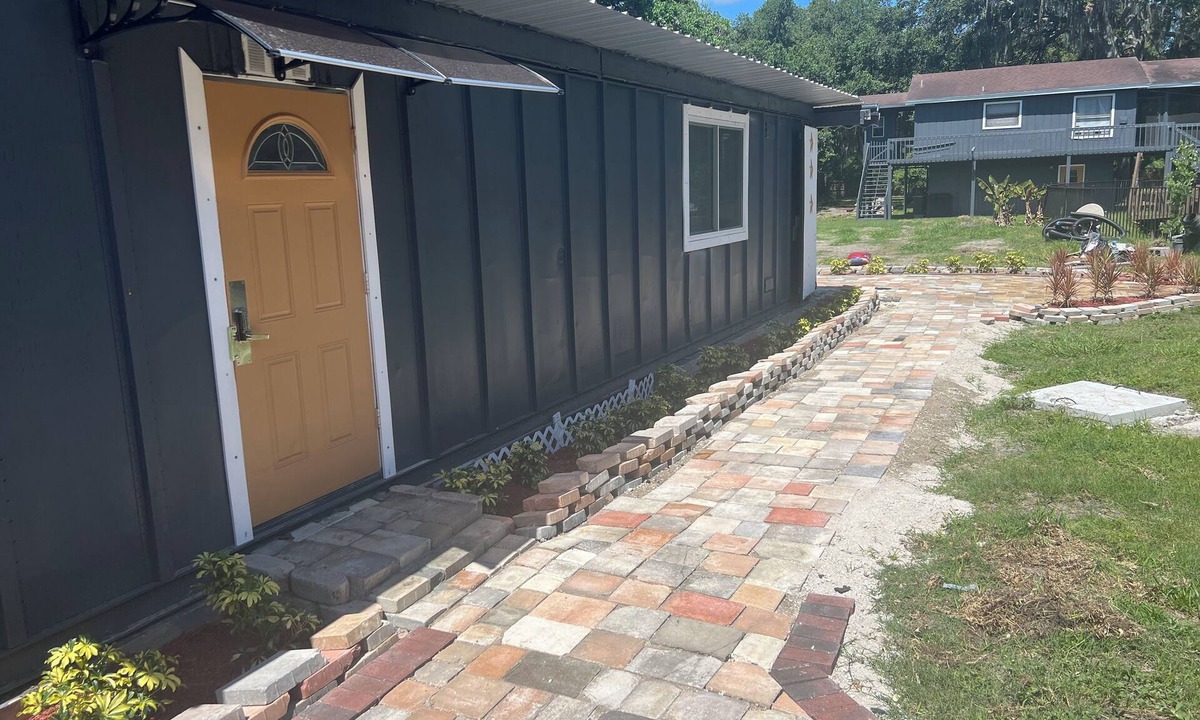 Durant House | Golden stars Charming apartment in fabulous Plant City with WiFi and AC