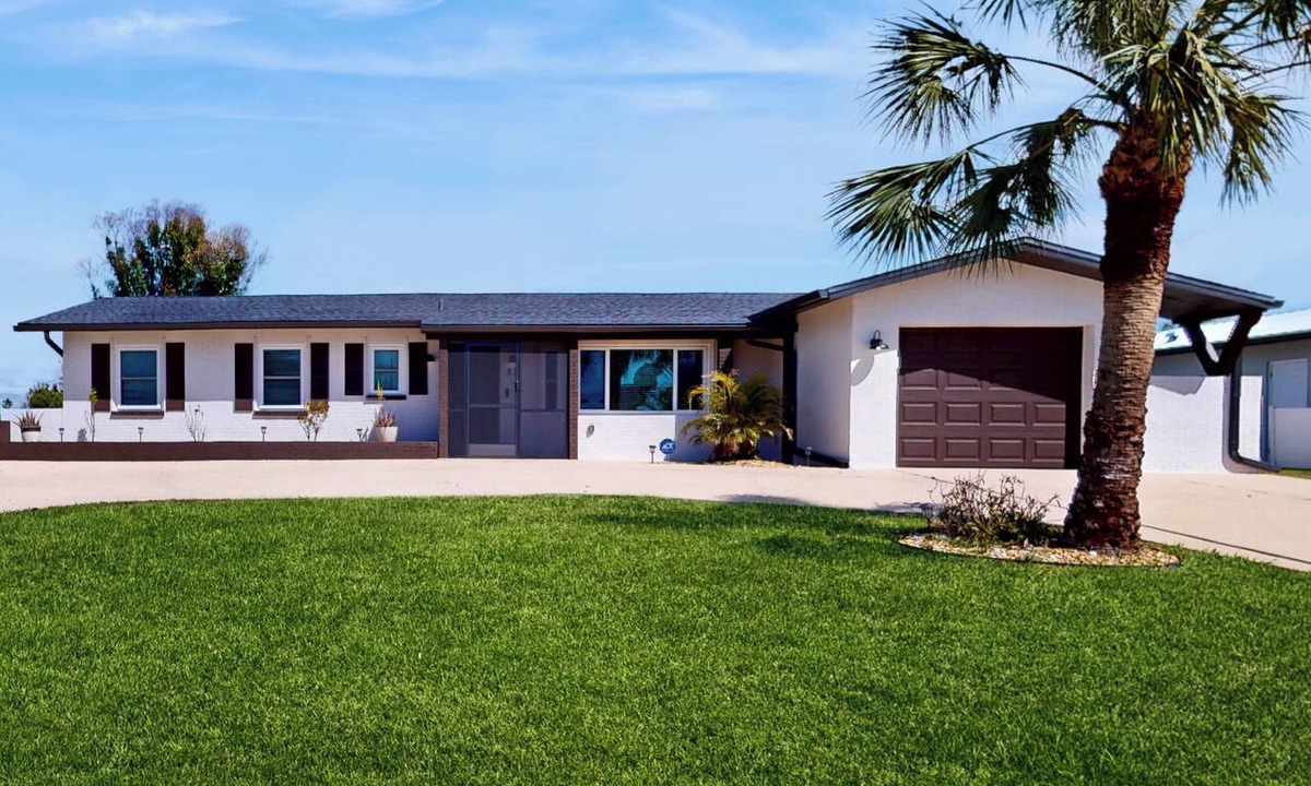 Oakland Hills House | Golf Cart & Heated Pool: Rotonda West Getaway!