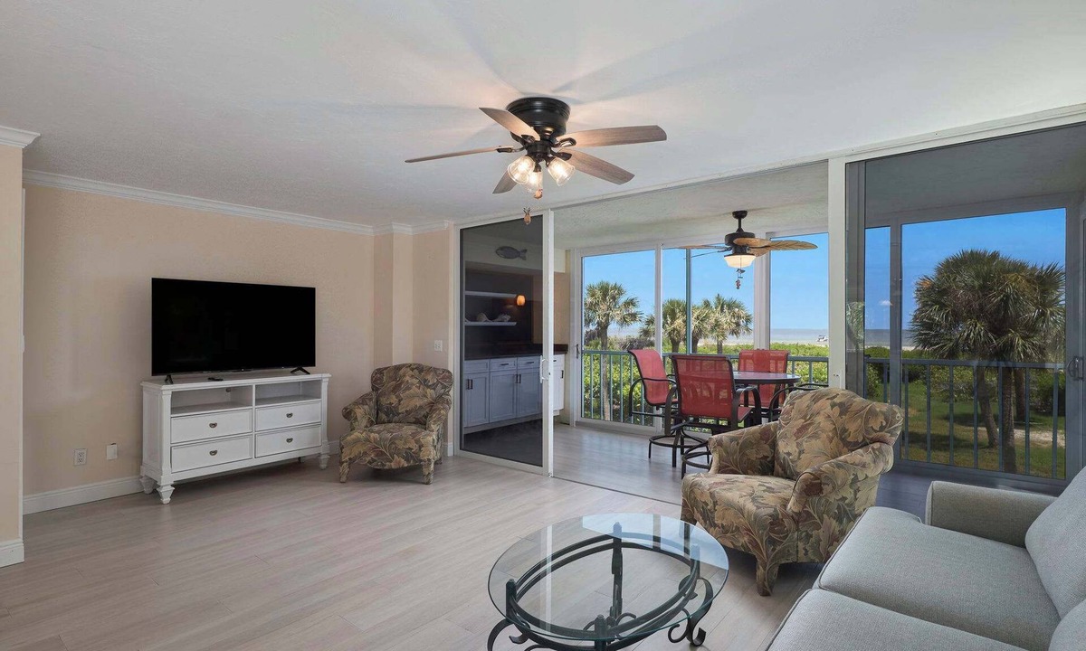 Sanibel House | Gorgeous Gulf Front Townhome