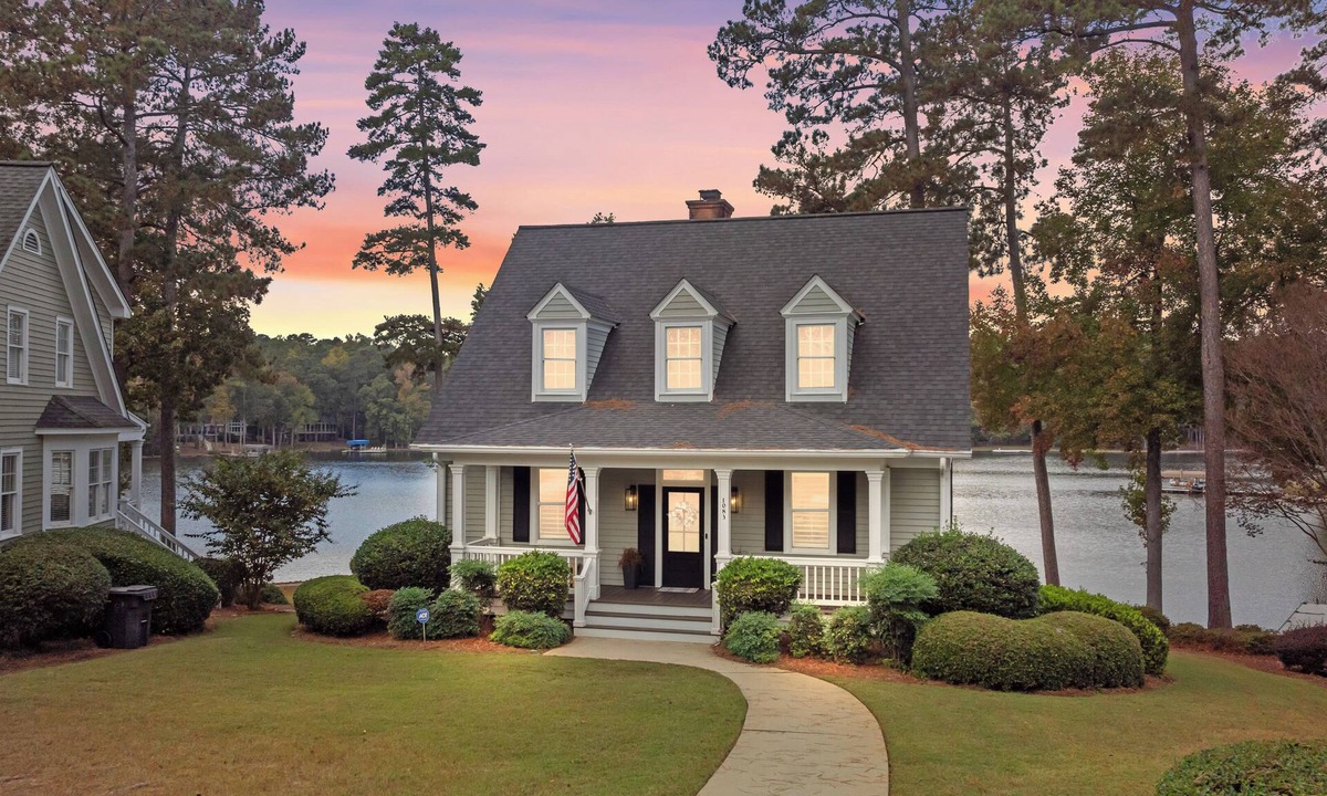 Greensboro Cottage | Gorgeous Lakefront Cottage at Reynolds Lake Oconee in highly desired Marina Cove