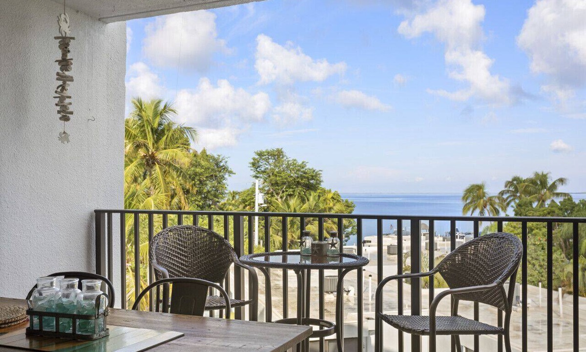 Key Largo Apartment | Gorgeous Moon Bay Condo Heated Pool Beach