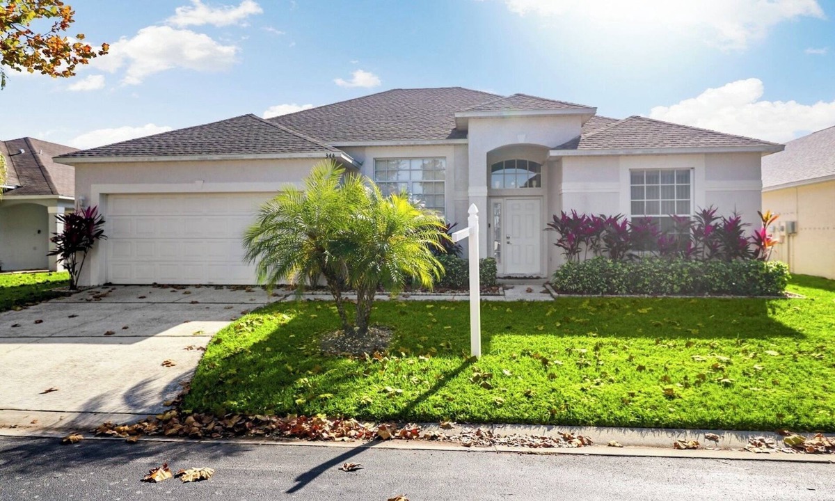 Westridge House | Grand Deluxe Grove 4BR Pool Home near Disney