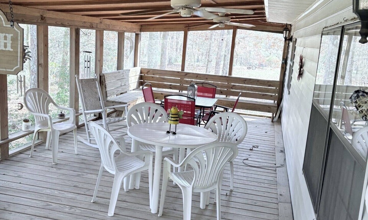 Panola House | Great & Clean 2 Bed/2Bath 40 min from Tuscaloosa*Pets OK*No WiFi