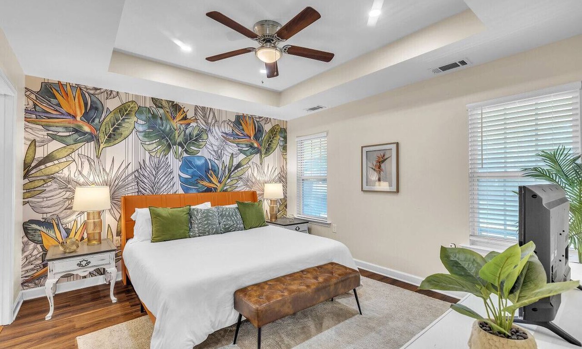 Garden City House | Great Downtown 4BR | 8 Beds + Foosball Fun