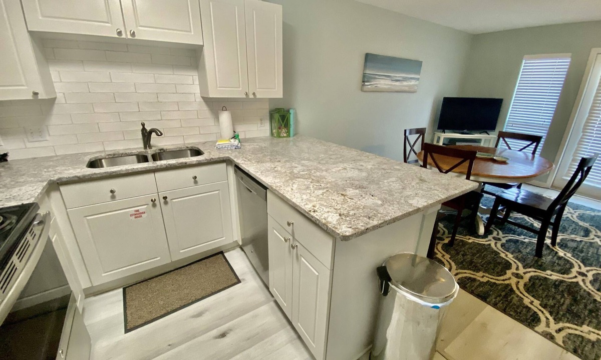 Gulf Place House | Great family condo, by pool, patio, 2 min walk to beach, food, shops, sleeps 4
