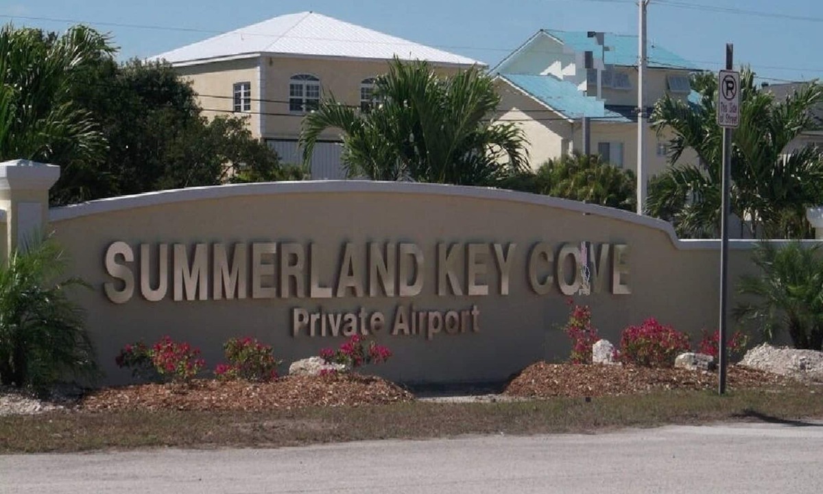 Summerland Key House | Ground Level Home With Deepwater Canal And 30' Of Dock Space