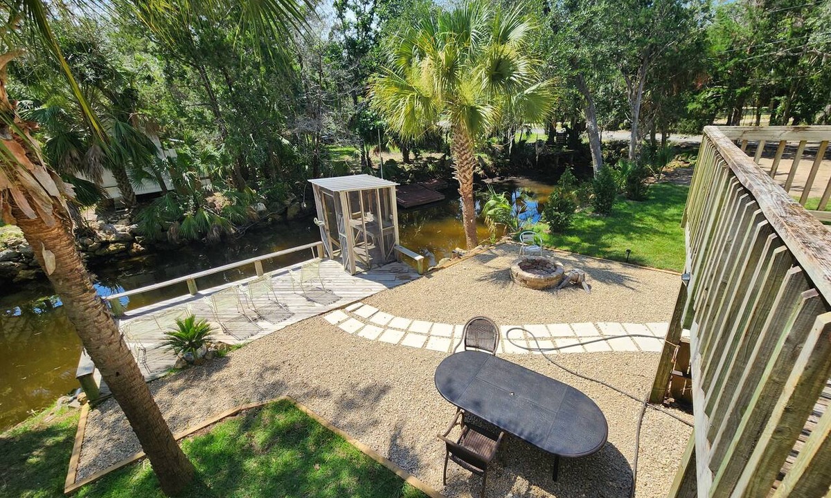 Steinhatchee House | GULF ACCESS home w/dockage, private yard & 2 min walk to eat and stores!