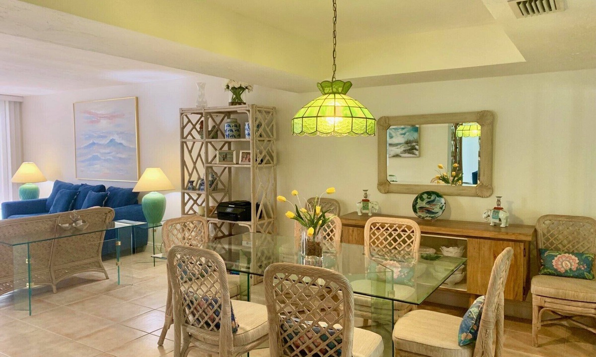 Whitney Beach Condo | Gulf Beach front Club Longboat Beach & Tennis Assoc 2BDR 2BA Furn Condo Walk Out