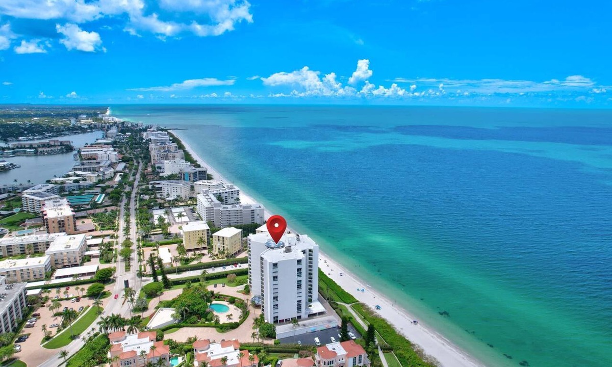 Park Shore Condo | Gulf Front - Walk to Beach -Enjoy Sunsets