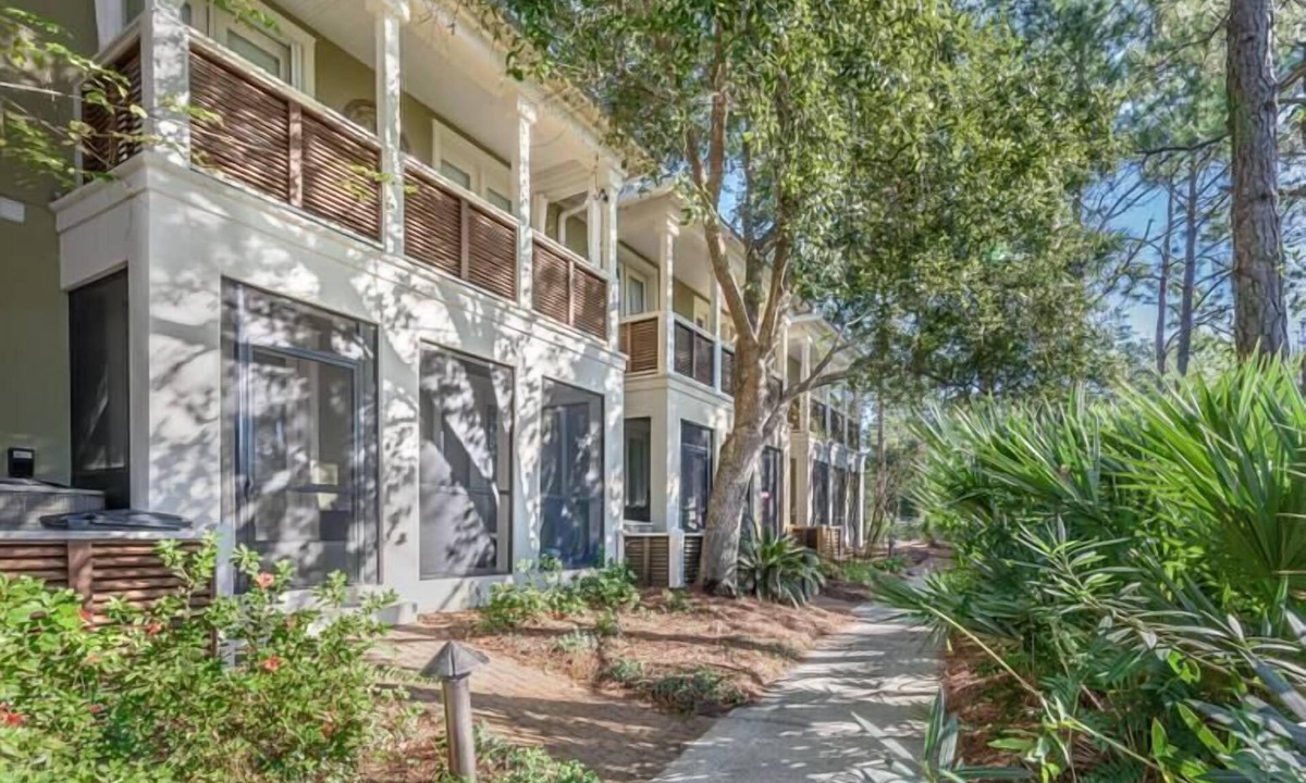 Gulf Place House | Gulf Place "Southern Exposure" |3BR Townhome |Sleeps 8 | Golf Cart |